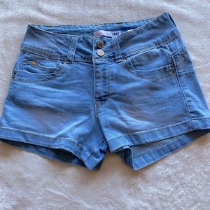 ‼️SOLD‼️🐈3 for $19🐈 YMI hi rise denim shorts
